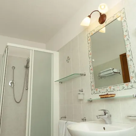 'tommaso' Mit Schwimmbad By Interhome